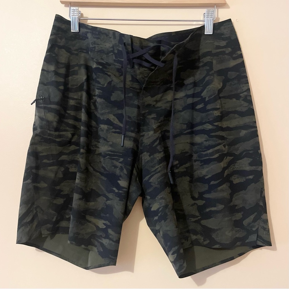 Lululemon Athletica Current State Short 9” Military Green - Picture 4 of 8